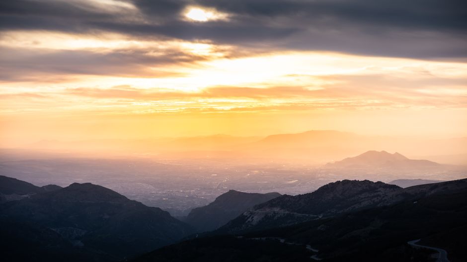 The Quiet Value of Stress That Helps And Stress That Wears, One Step at a Time